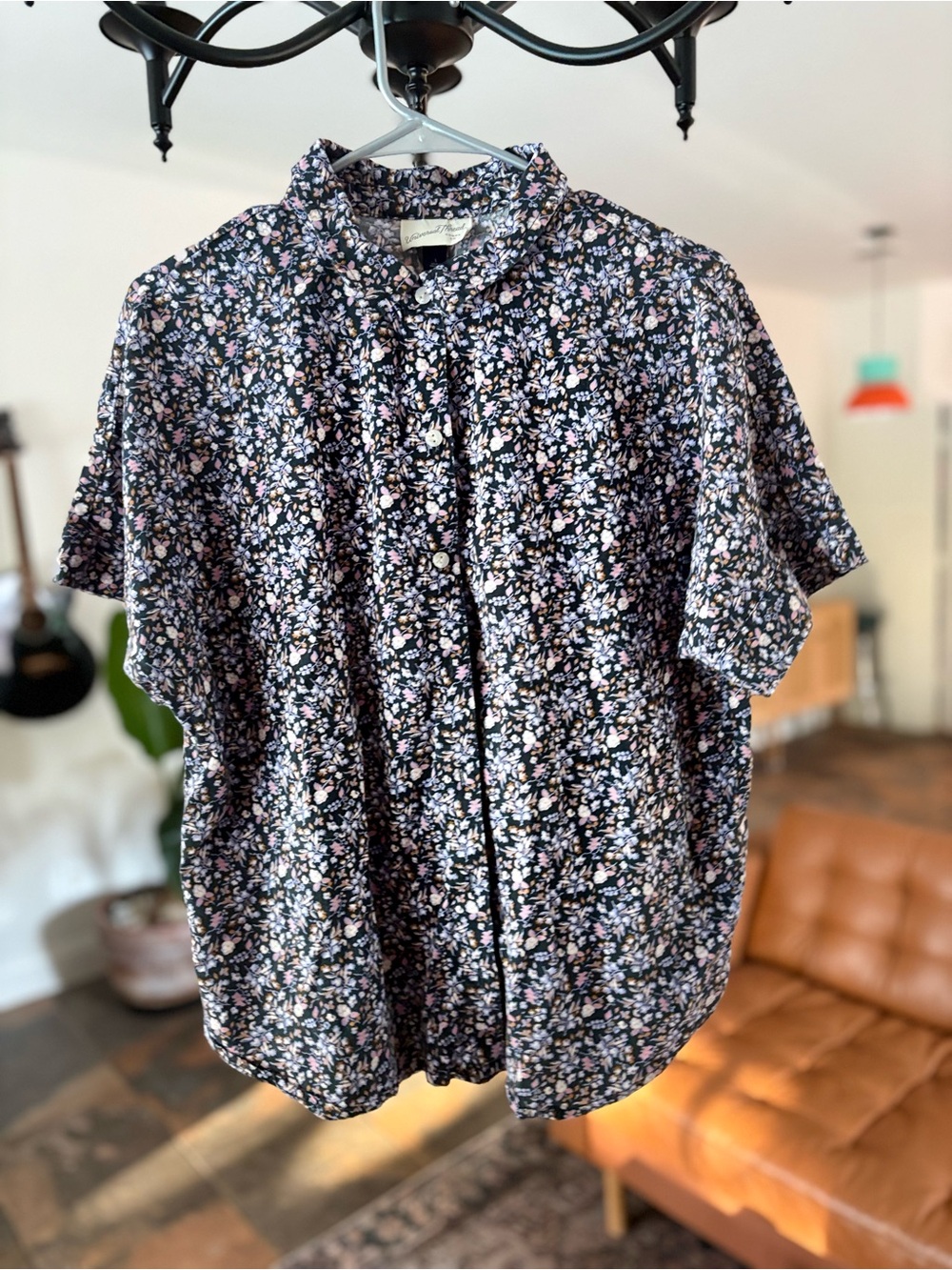 Universal Thread Dark Ditsy Floral Short Sleeve Shirt L